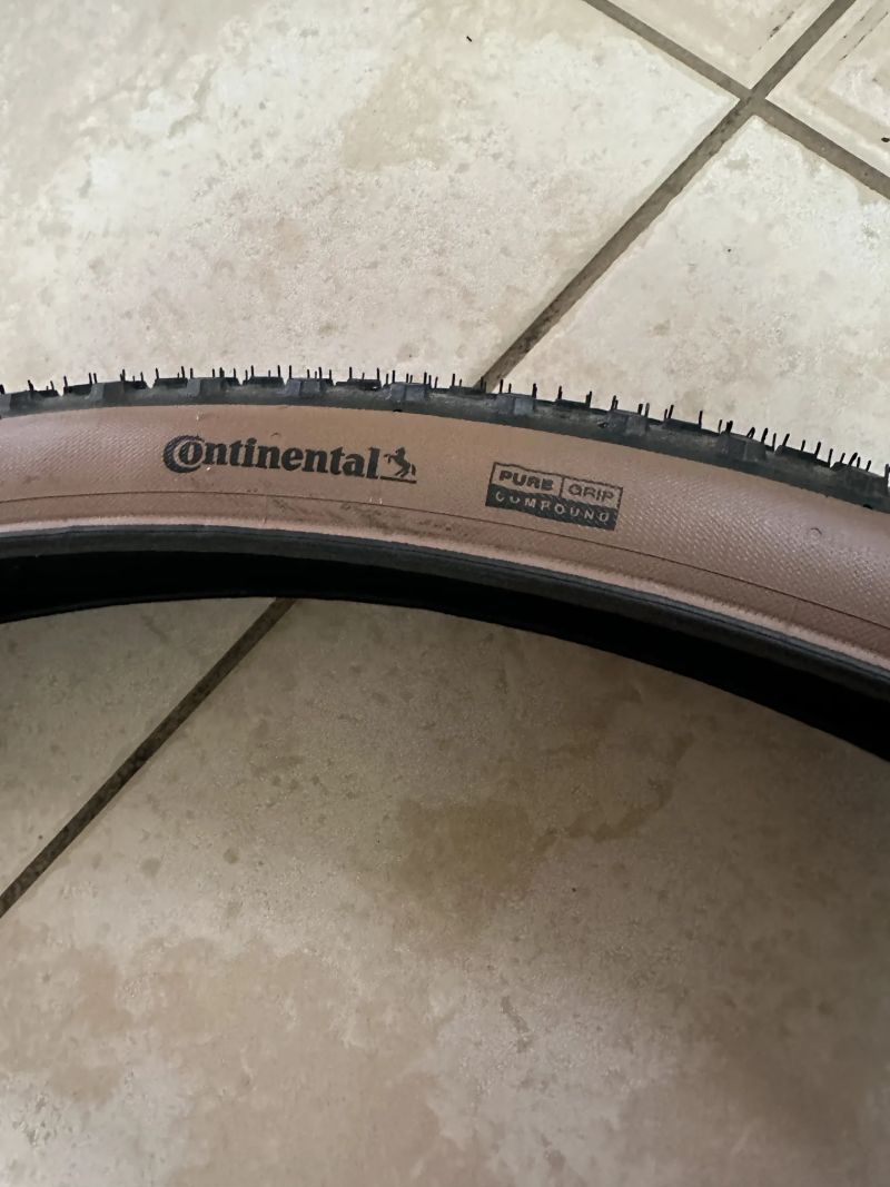 Continental Terra Trail 700x45C ShieldWall PureGrip Cream Najeto cca 150 km, minimální opotřebení