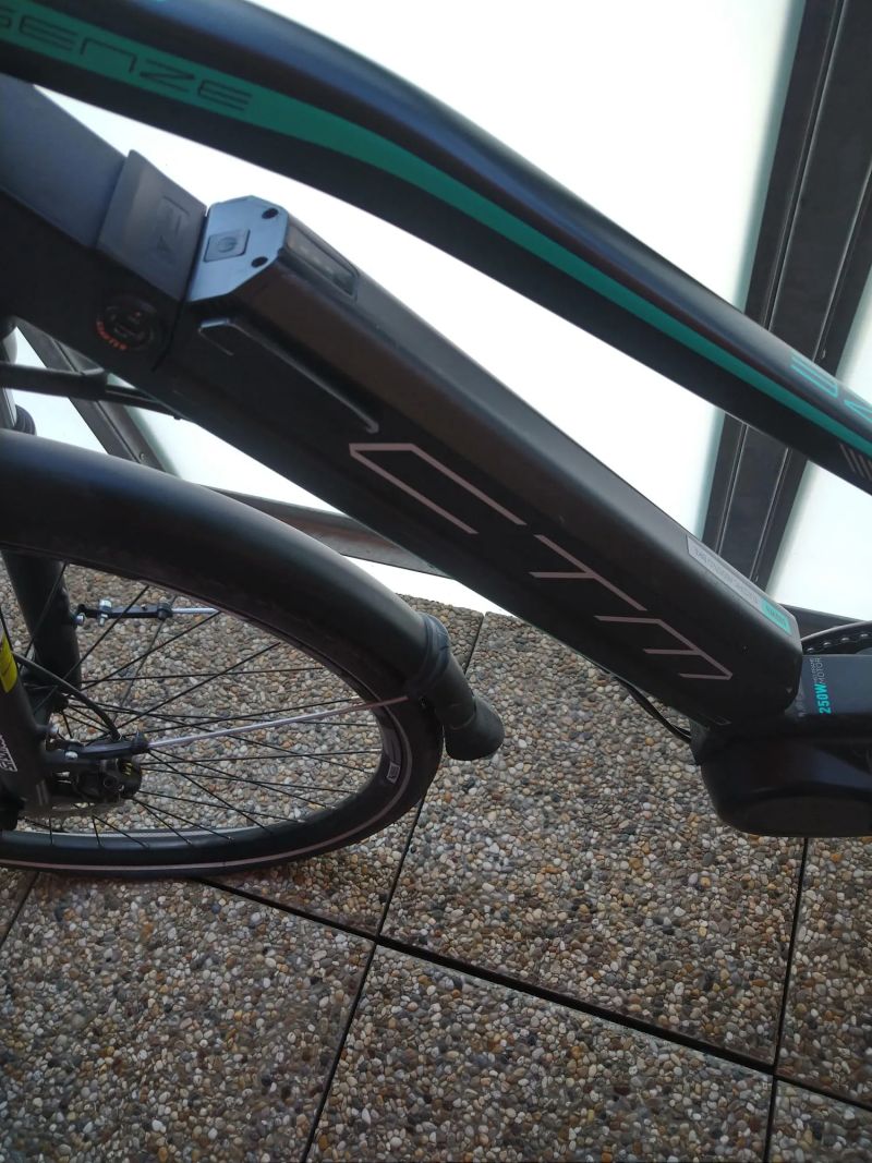 Dámské elektrokolo