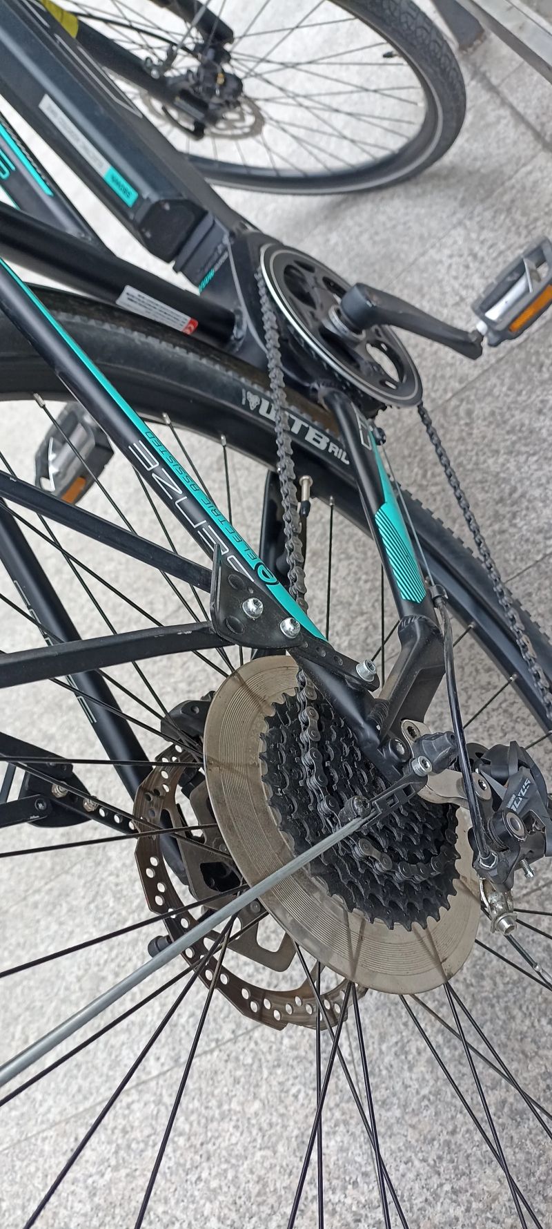 Dámské elektrokolo