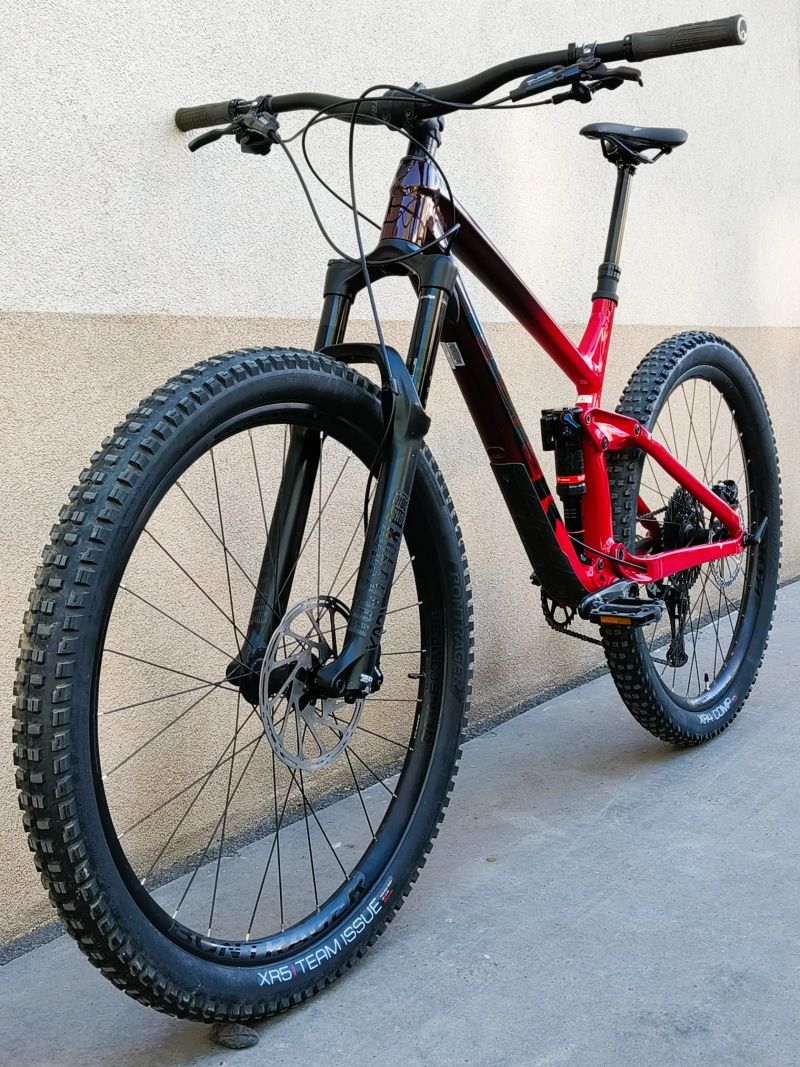Trek SLASH 8 vel. L 29", zdvihy 160/160 mm