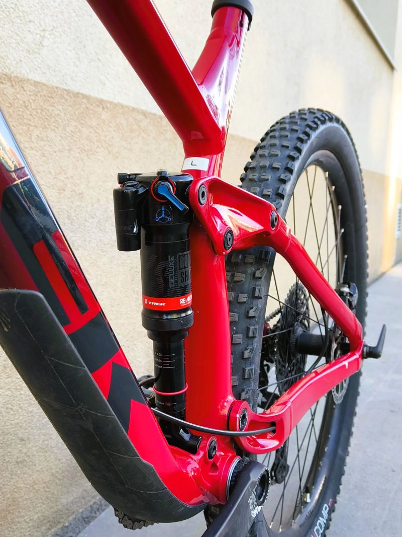 Trek SLASH 8 vel. L 29", zdvihy 160/160 mm