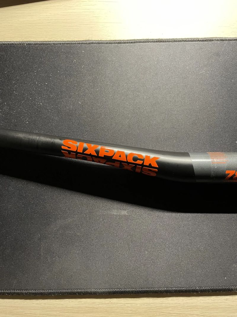 Karbonová říditka sixpack millenium