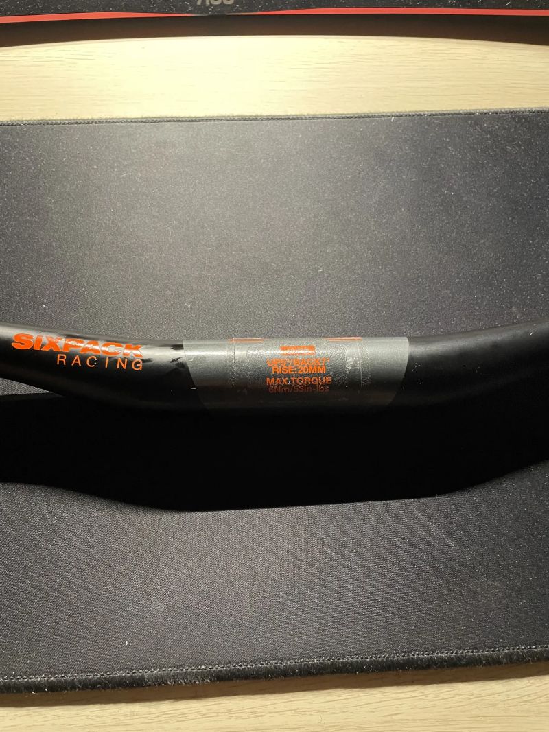 Karbonová říditka sixpack millenium