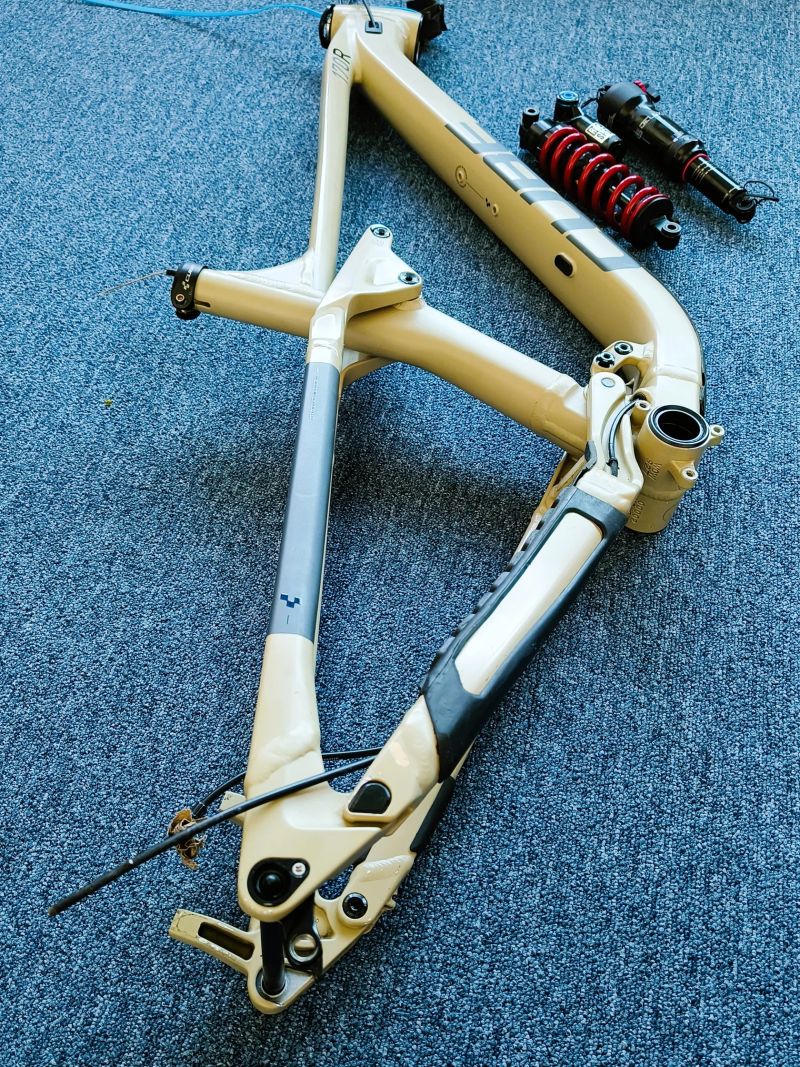 RÁM Cube Stereo 170R Race vel. M 29" 2022 zdihy 170/170 mm