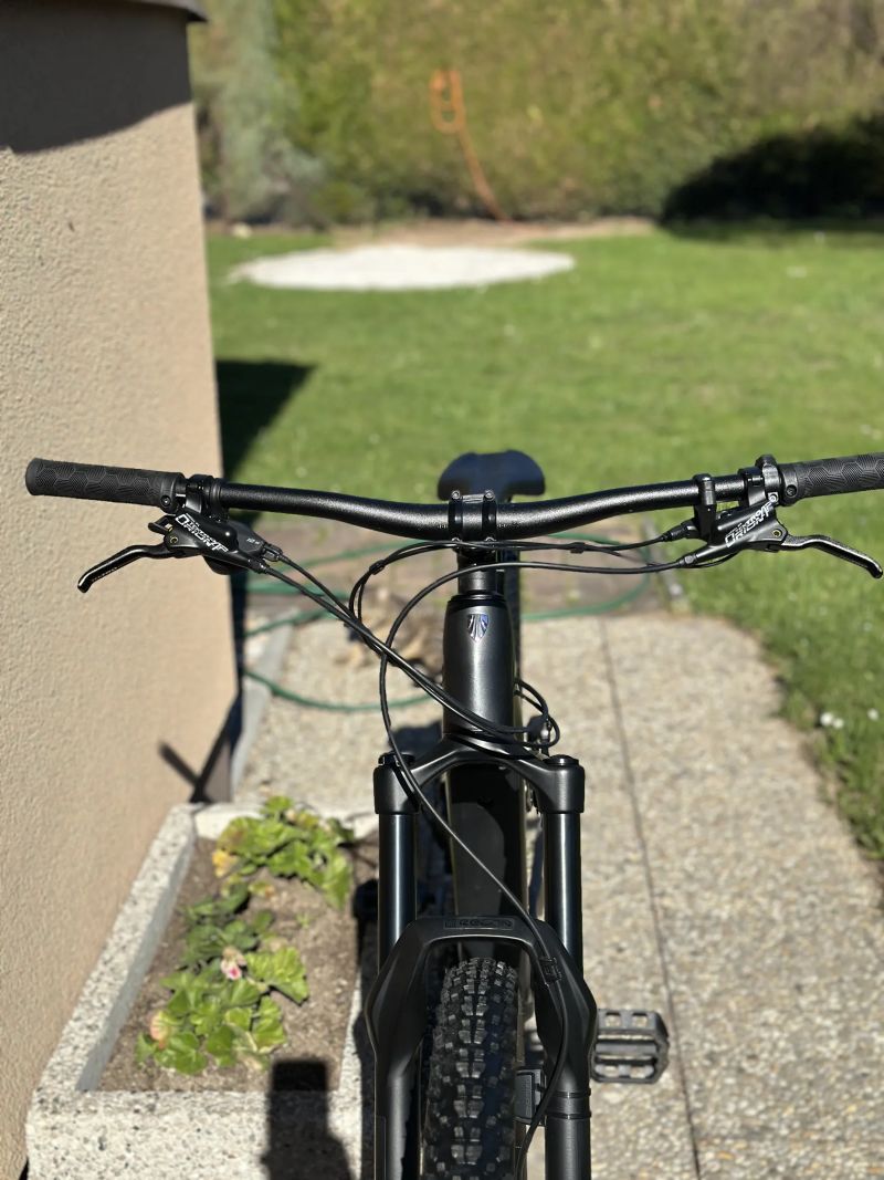 TREK FUEL EXE 5 top stav