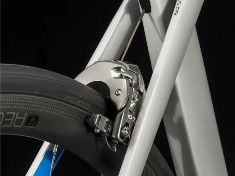 Trek Madone 9.5 – závodní stroj do civilních rukou