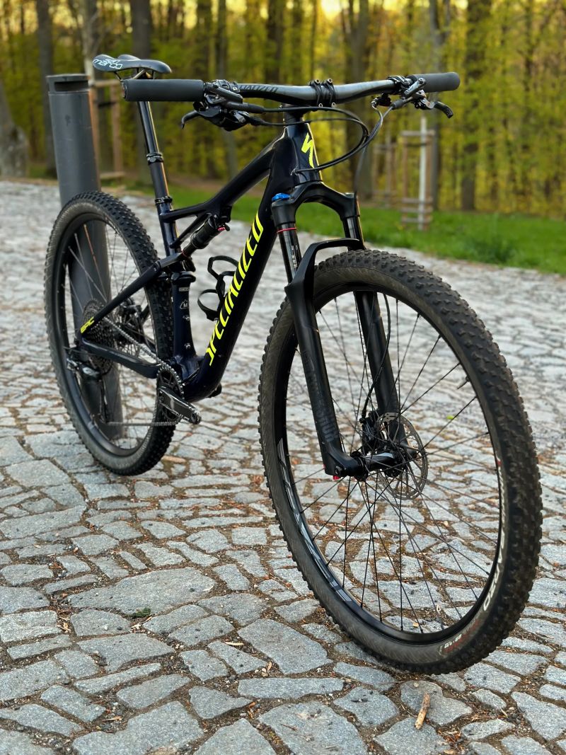 Specialized Epic Comp Carbon 29” – vel. M – top XC full