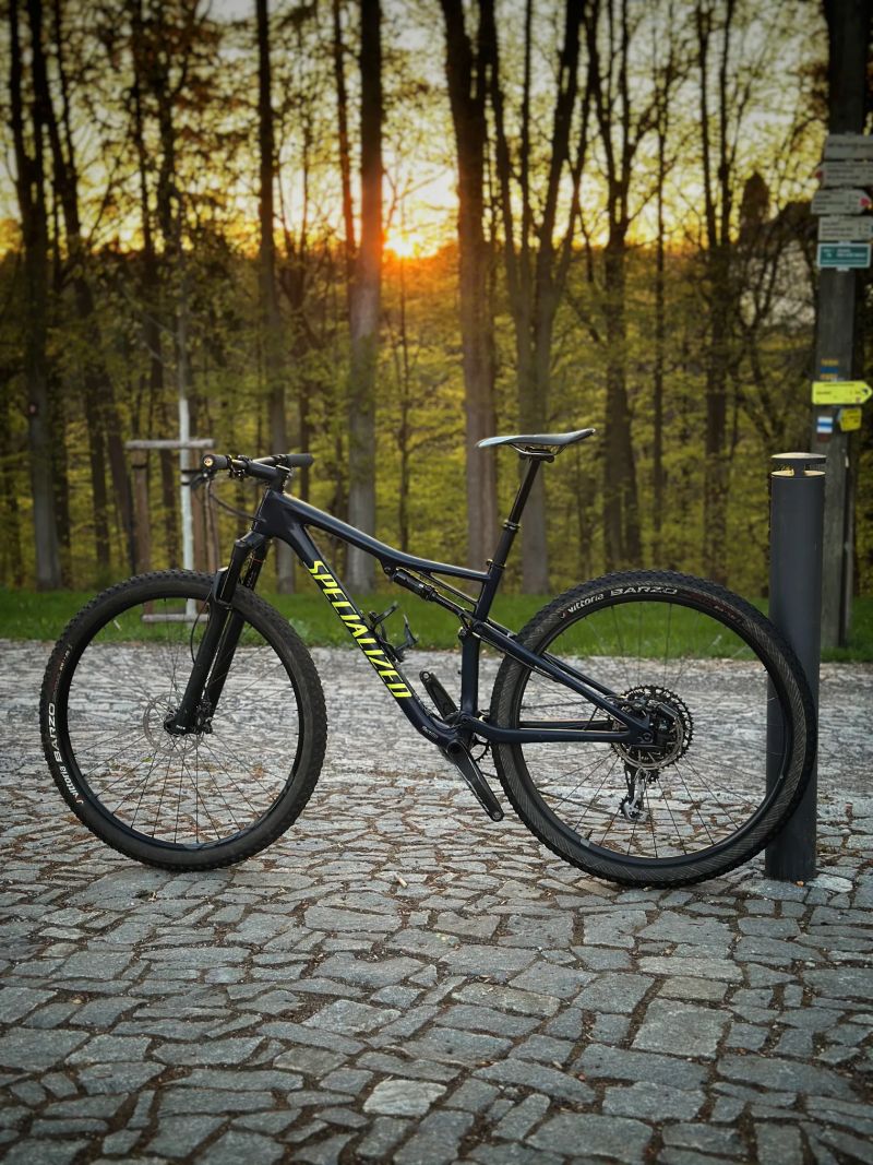 Specialized Epic Comp Carbon 29” – vel. M – top XC full