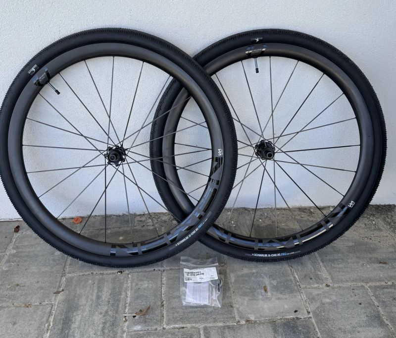 Gravel kola set - NEWMEN Advanced SL X.R.36 Fade-R 