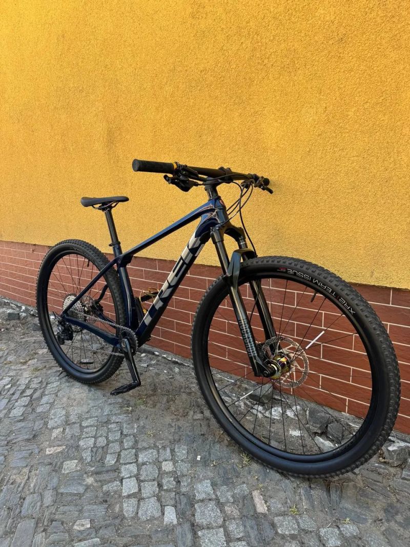 Trek Procaliber 9.6 Blue Carbon Horské kolo