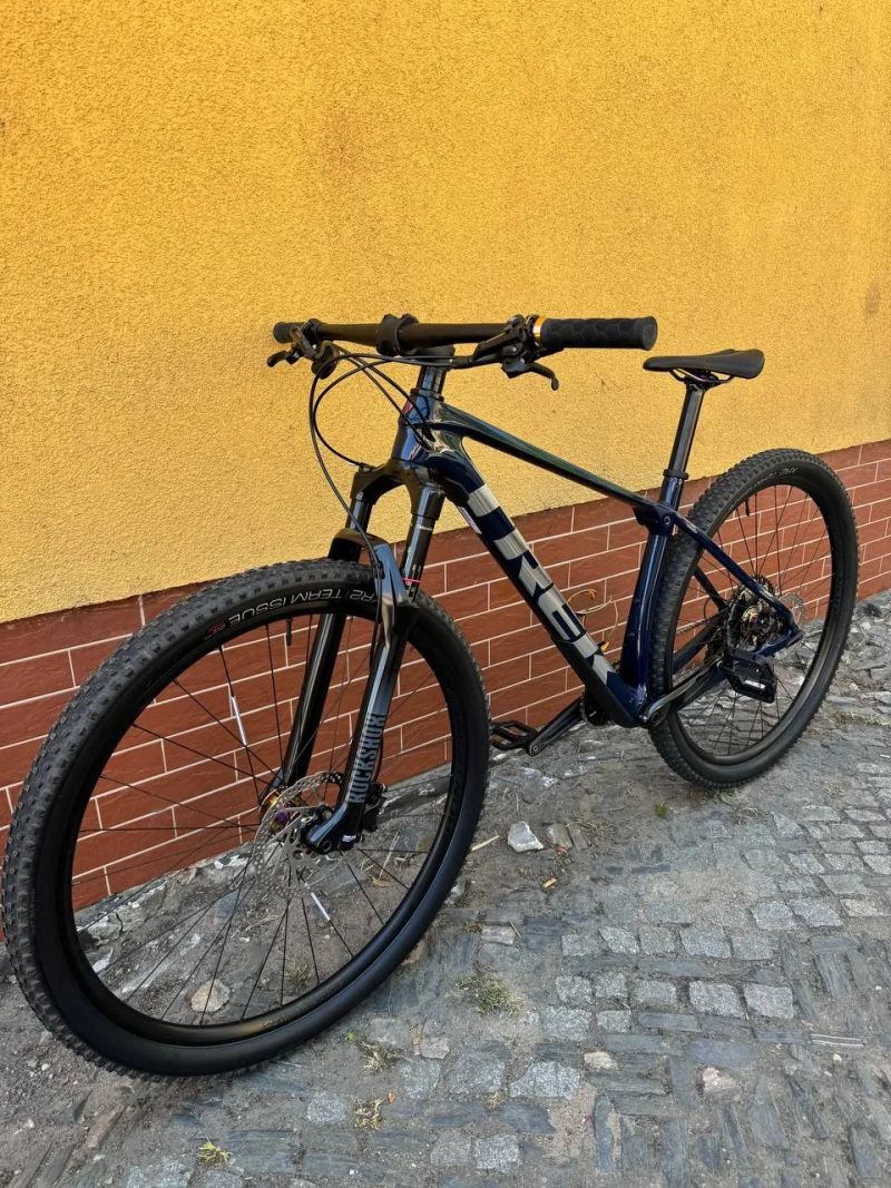 Trek Procaliber 9.6 Blue Carbon Horské kolo