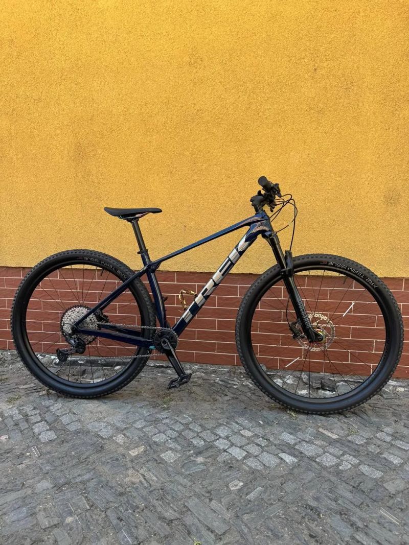 Trek Procaliber 9.6 Blue Carbon Horské kolo