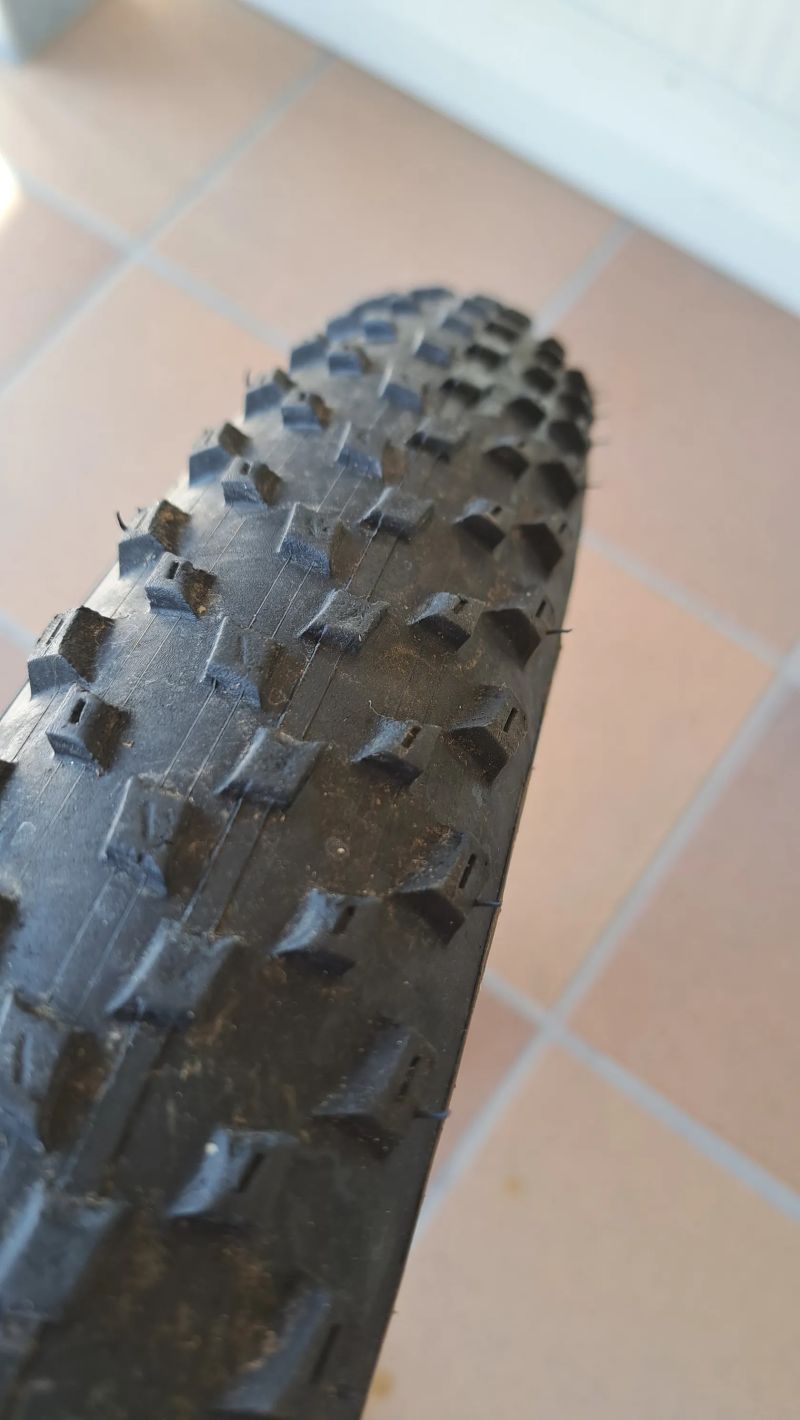 Vittoria Barzo 29x2,35 kevlar, cena za oba!!