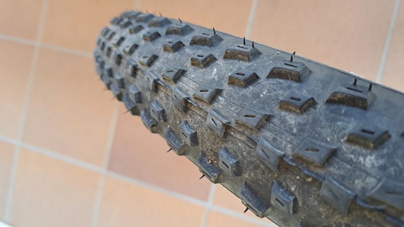 Vittoria Barzo 29x2,35 kevlar, cena za oba!!