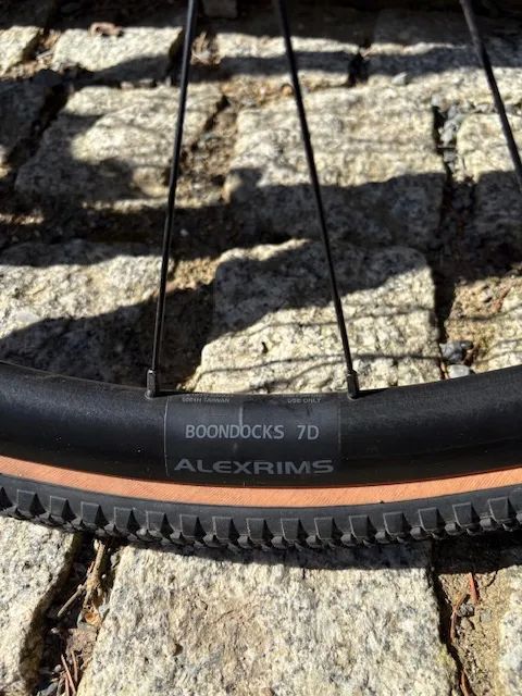 Zapletena kola Alexrims gravel