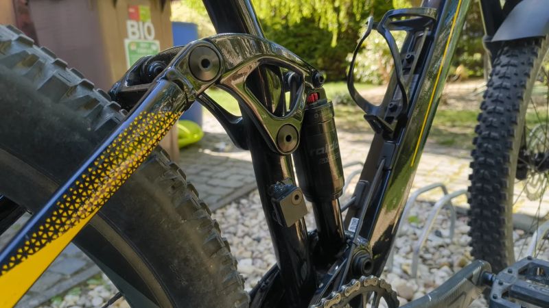 Málo jetý (Giant) Liv Embolden 2