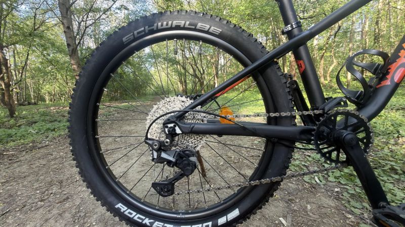 Orbea Laufey H20 24” – trail bike / vzduchová vidlice / teleskopická sedlovka