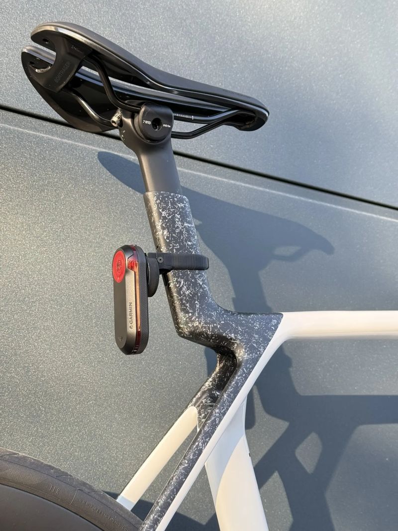 Trek Madone SL7 GEN 8 Garmin Varia držák