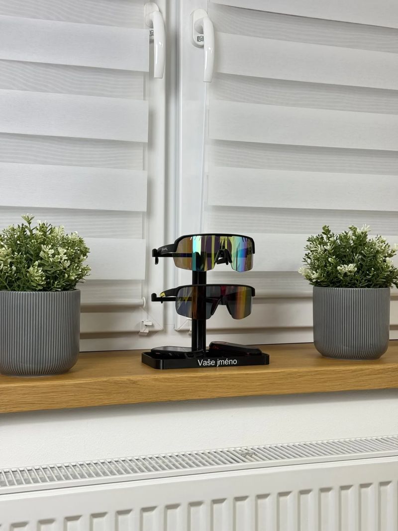 Stojánek na 2 cyklistické brýle - personalizovaný