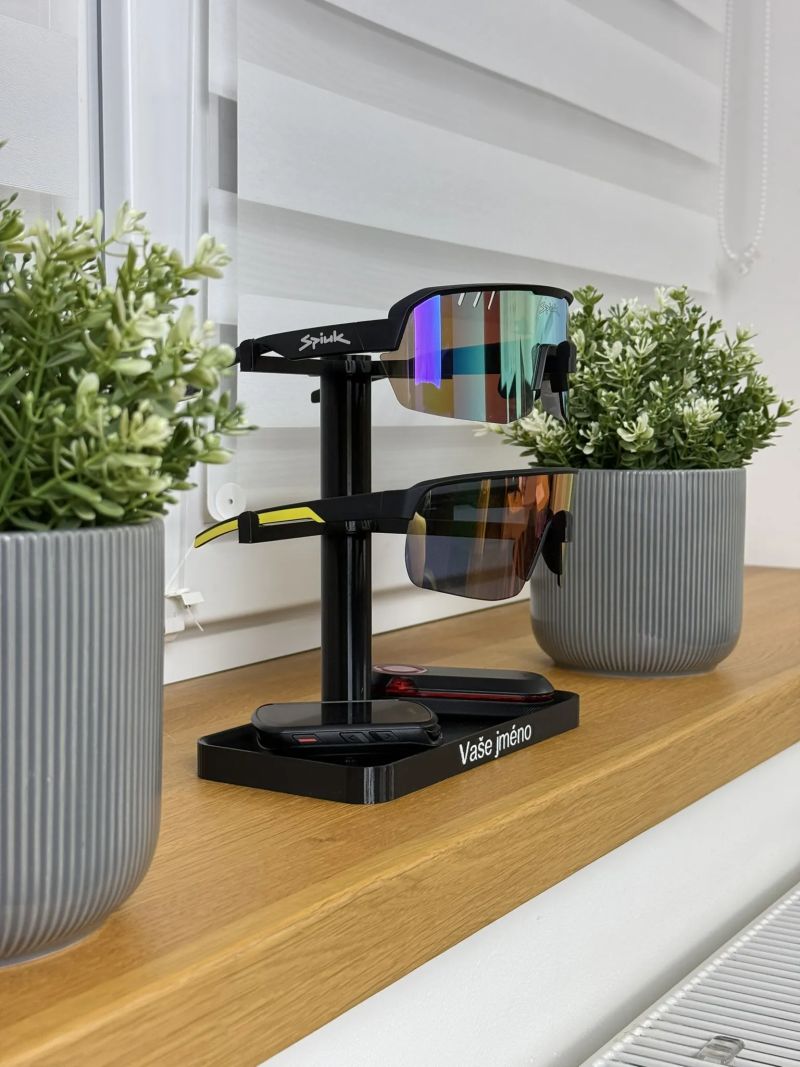Stojánek na 2 cyklistické brýle - personalizovaný