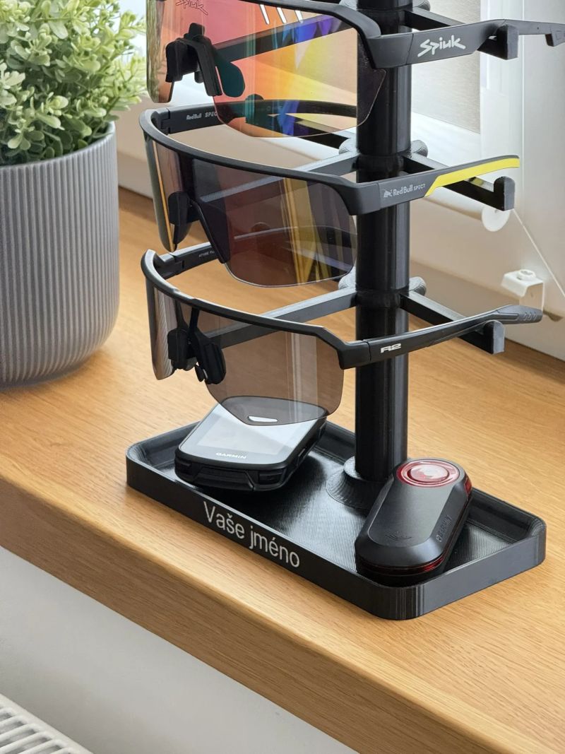 Stojánek na 3 cyklistické brýle - personalizovaný