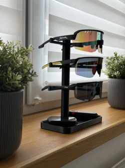 Stojánek na 3 cyklistické brýle