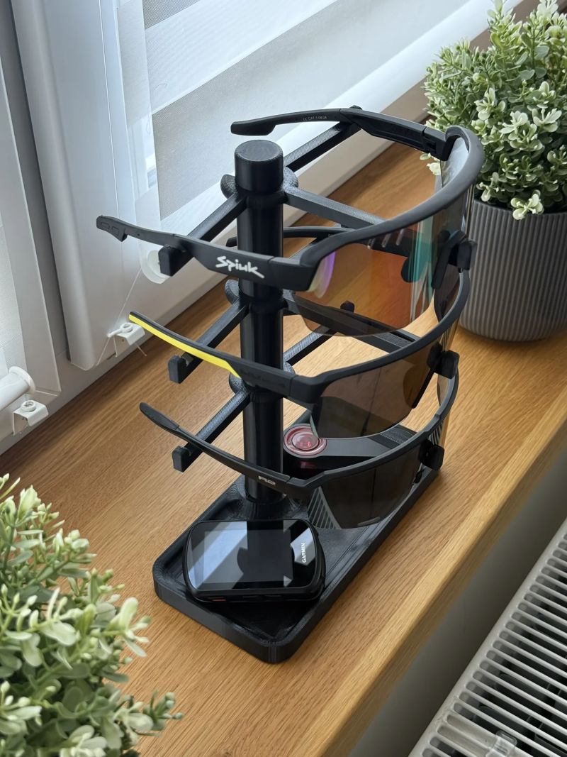 Stojánek na 3 cyklistické brýle