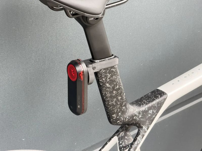 Trek Madone SL6 GEN 8 Garmin Varia držák