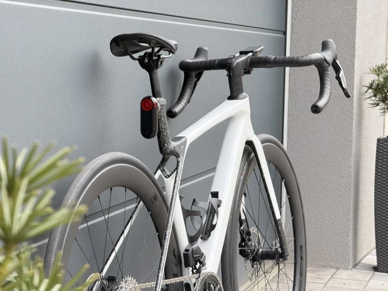 Trek Madone SL6 GEN 8 Garmin Varia držák