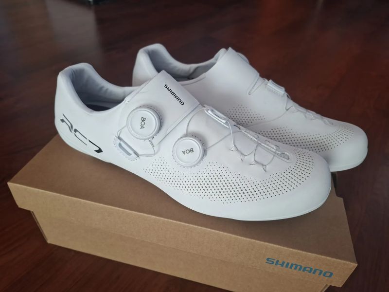 Tretry SHIMANO SH-RC703 Wide White - 46,5