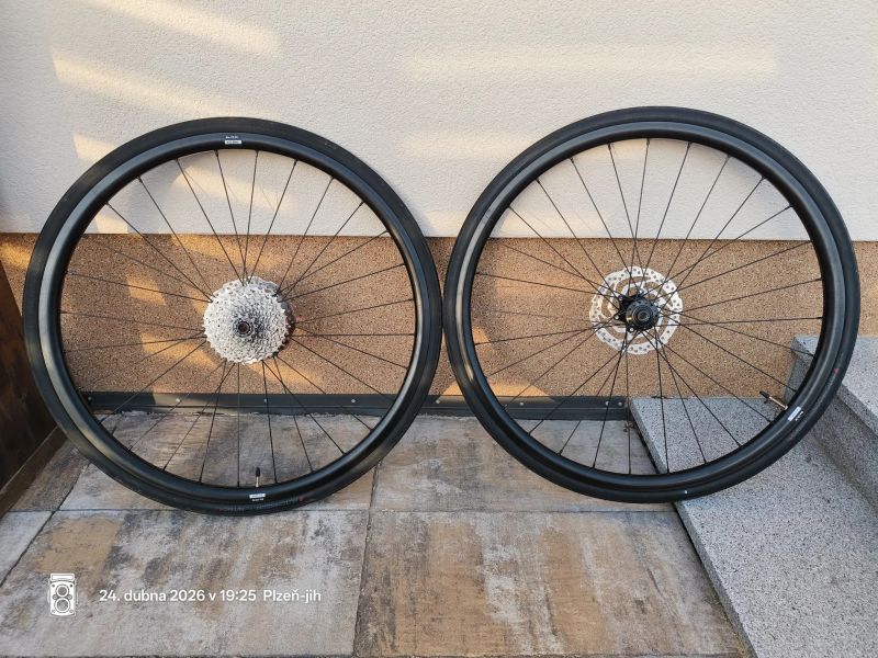 Silniční XCR hliníkové kola 12 sp