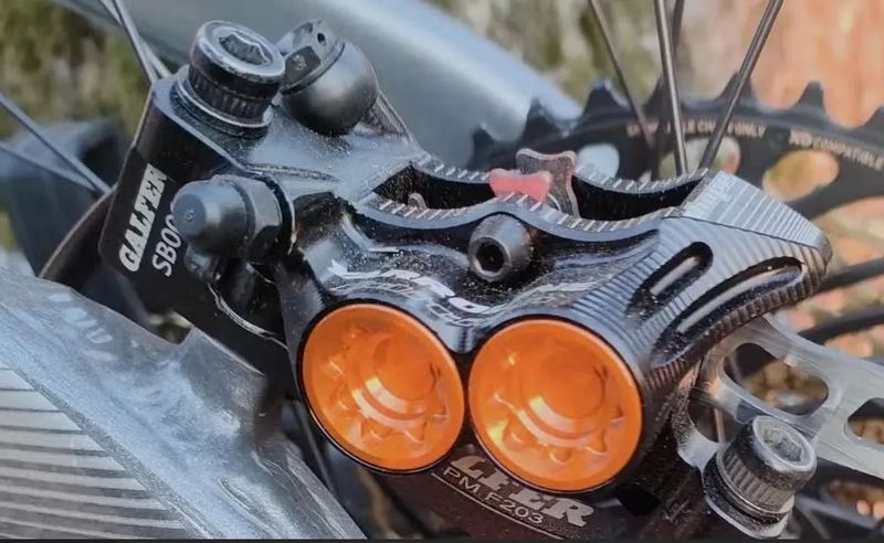 Brzdy Hope Tech4 E4 limitovaná edice Yarroline Edition - přední i zadní