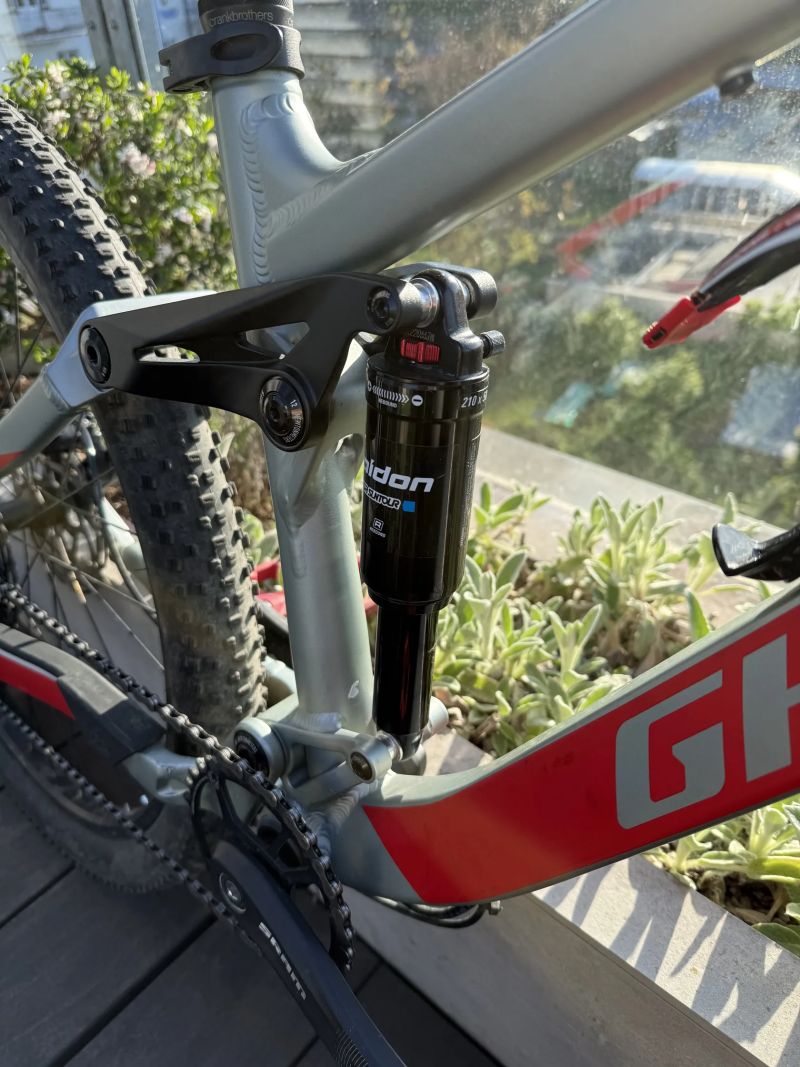 Ghost Kato FS Top doplňky 