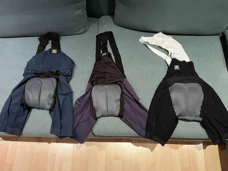 7Mesh cyklistické kraťasy a dresy