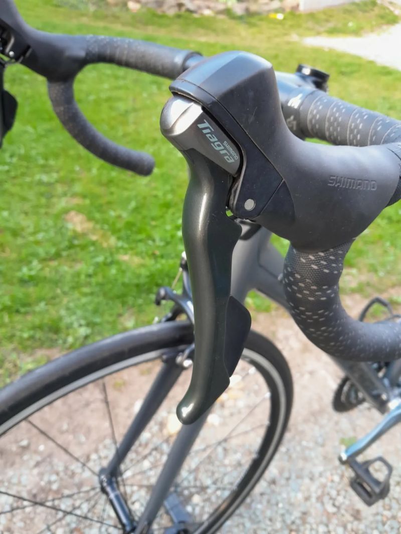 Silniční kolo Lapierre r. 2024 s koly DT Swiss 1600 g