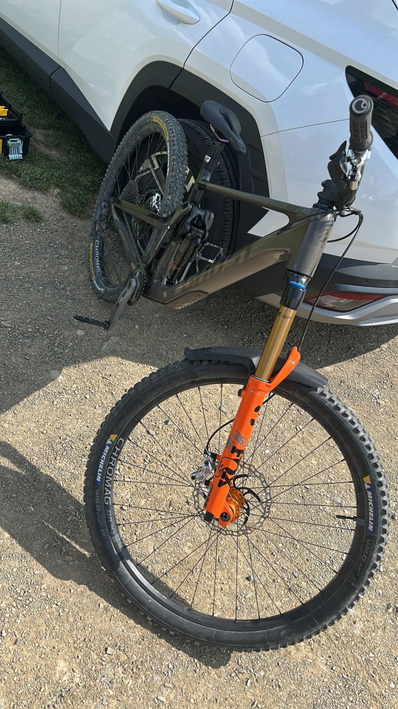 Ghost Riot AM CF, čti inzerát :)