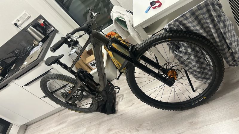 Ghost Riot AM CF, čti inzerát :)