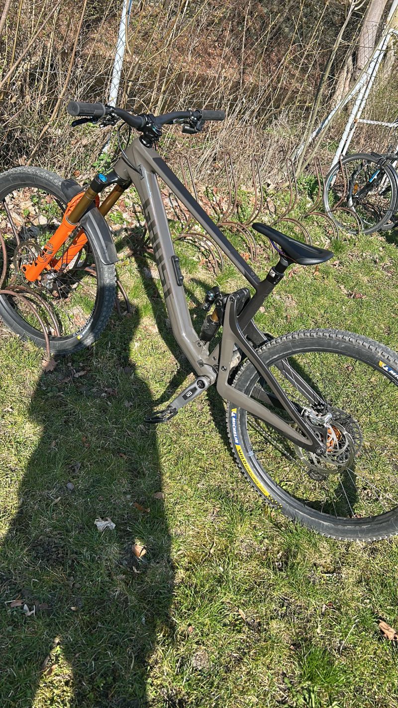 Ghost Riot AM CF, čti inzerát :)