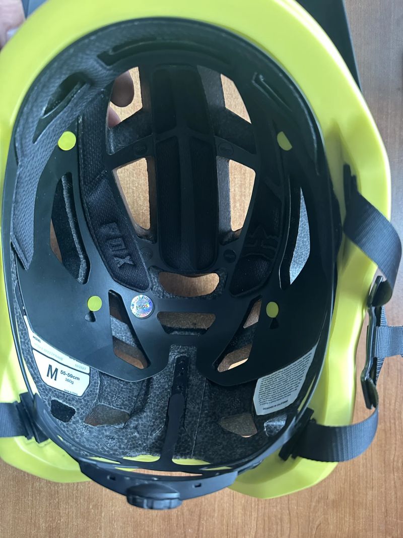 Prodám helmu FOX Speedframe 