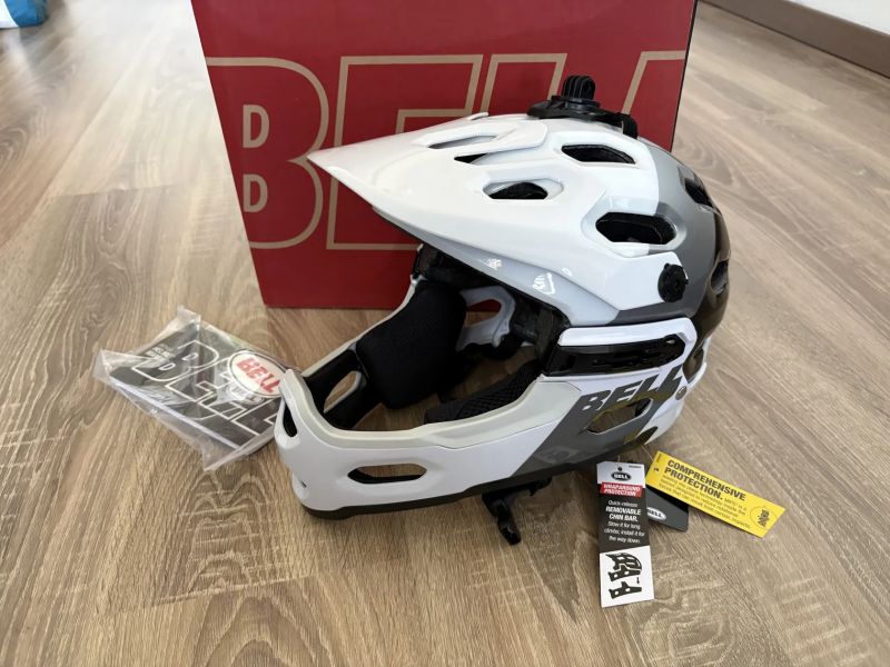 Bell Super 3R Mips vel.M