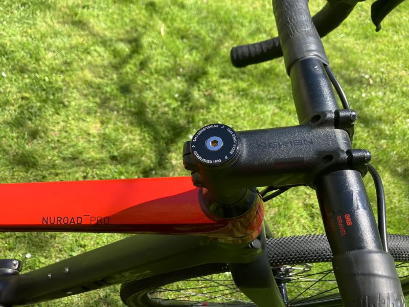 Cube Nuroad C:62 Pro carbon vel. 56 (M)