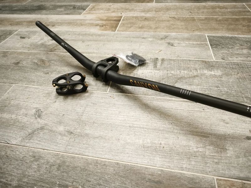 řídítka a představce Canyon G5 Enduro