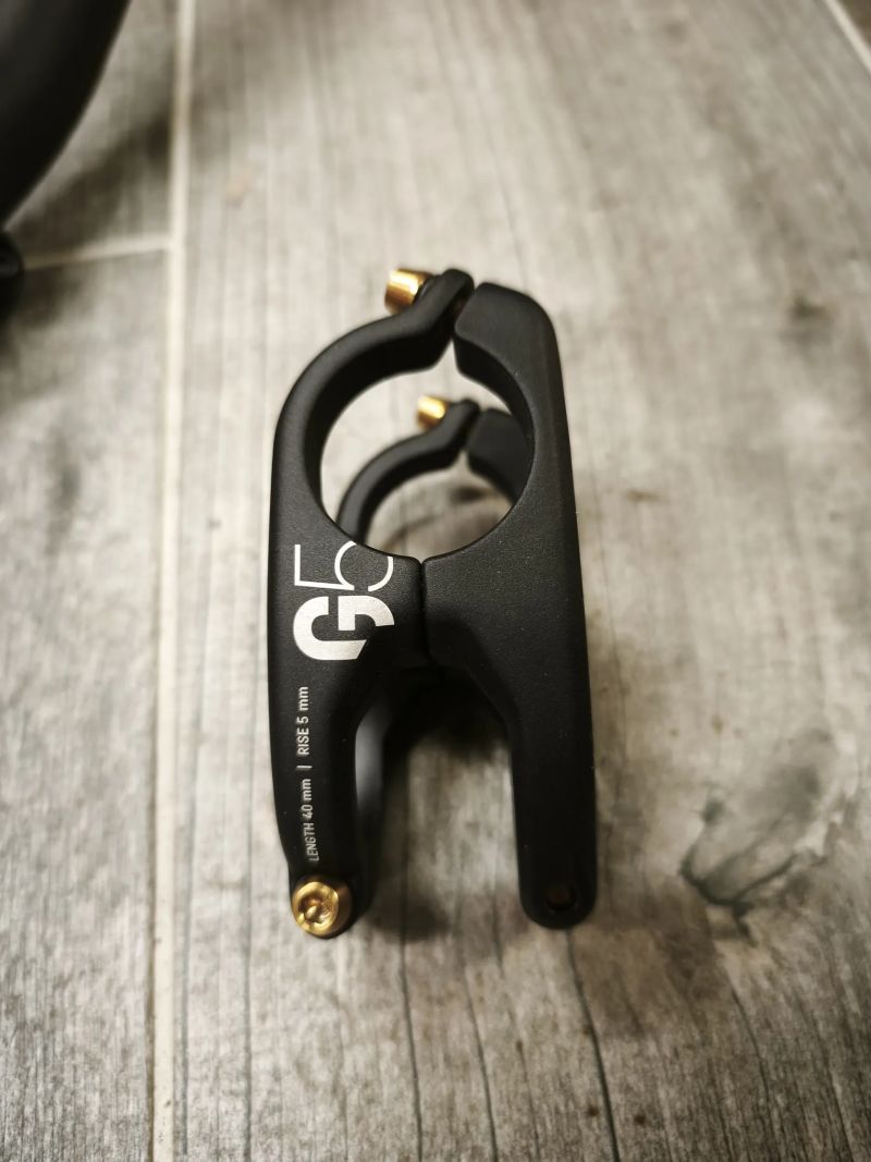 řídítka a představce Canyon G5 Enduro