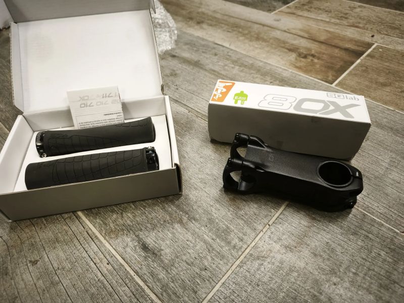 řídítka gripy představec SQlab