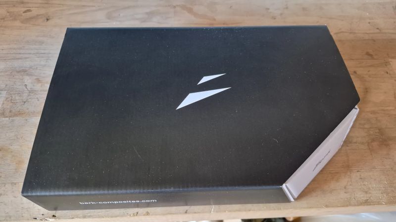 Sedlo BERK COMPOSITES Ploh 3K karbon matný