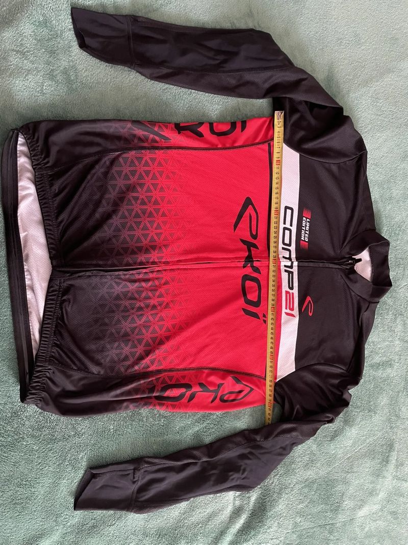 Nové i použité oblečení pro velké jezdce - kraťasy, dresy, bundy, tílka, větrovka, návleky