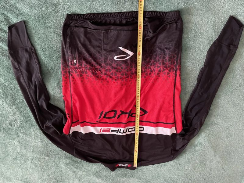 Nové i použité oblečení pro velké jezdce - kraťasy, dresy, bundy, tílka, větrovka, návleky