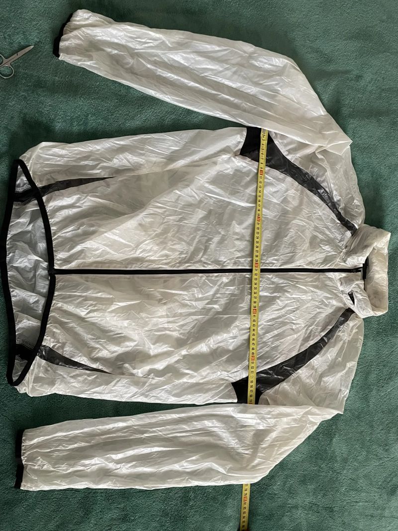 Nové i použité oblečení pro velké jezdce - kraťasy, dresy, bundy, tílka, větrovka, návleky