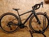 Gravel kolo Specialized Diverge Sport Carbon 2025 Satin Carbon / Blue Onyx, velikost XS