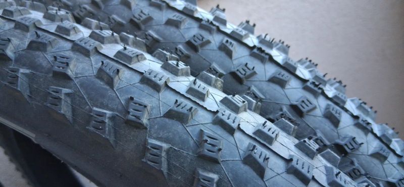 Schwalbe Rocket Ron 24x2,1 téměř nejeté